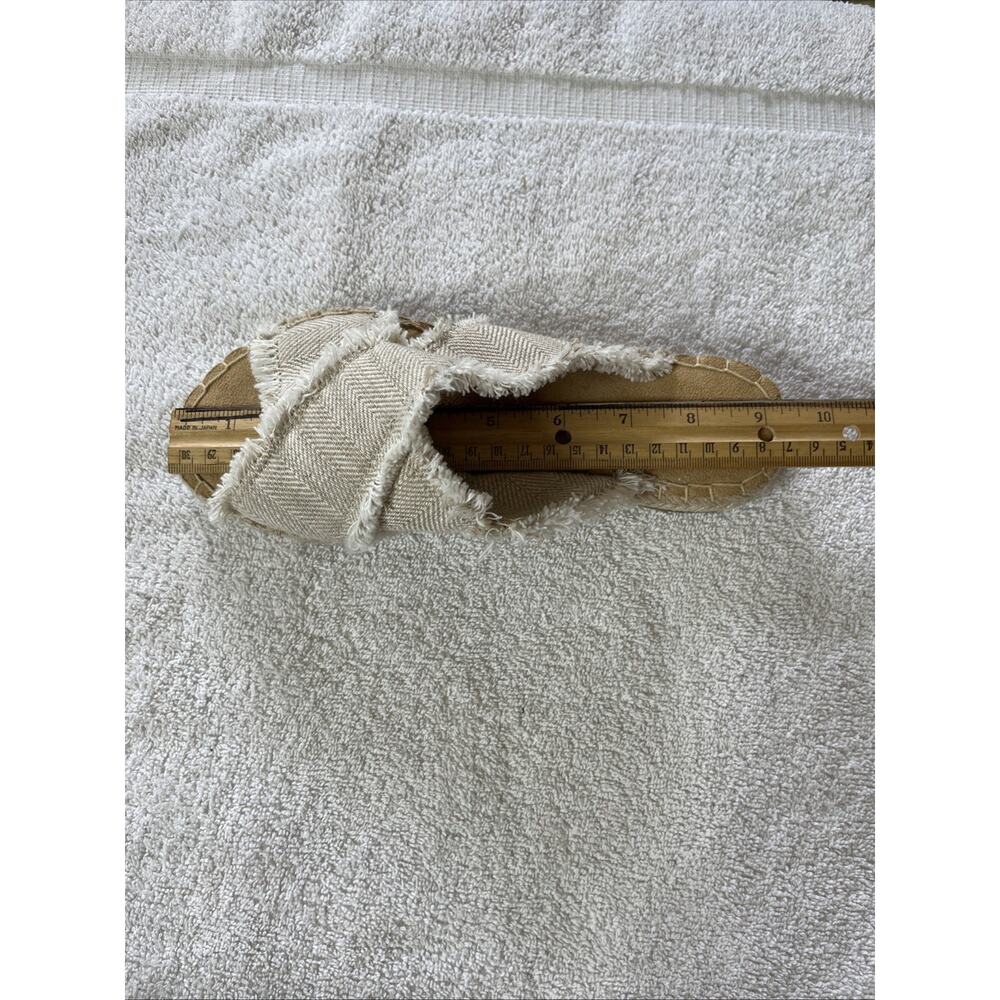 Minnetonka Women’s 7 Beige Fringed Fabric Cross Slides Sandals - Picture 9 of 10